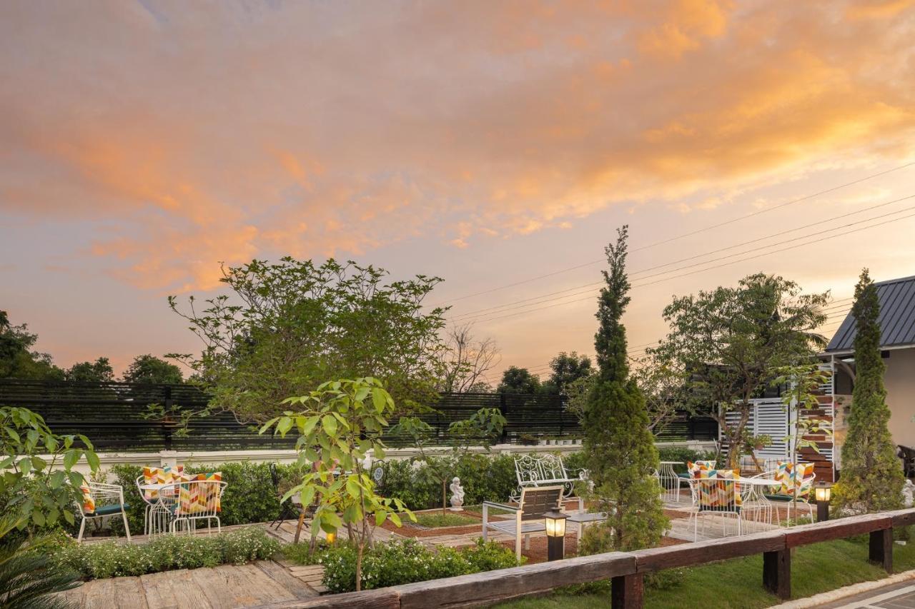 Picha Ville Resort Watthana Nakhon Buitenkant foto